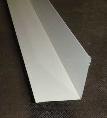 Profil angle de finition intérieur métal