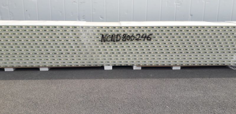 Sandwichpanelen VB 80 mm RAL9010 3 lengtes 10700 + 2 x 10400 + 2 x 10100 + 2 x 9800 + 2 x 9500 + 2 x 9200 mm  (NCND800246)