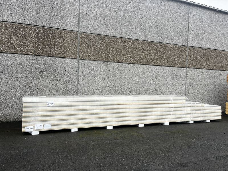 Panneaux isolants 150 mm 4 longueurs 8000 + 1 x 7000 + 2 x 6000 mm (NCS112318)