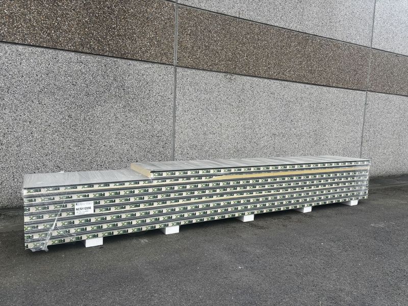 Sandwichpanelen VB100 mm 7 x 6000 + 1 x 4570 mm  (NCS112556)