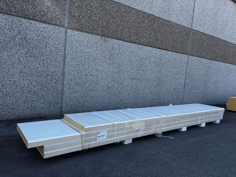 Sandwichpanelen 100 mm 3 x 6000 + 1 x 5340 mm  (NCS112577)