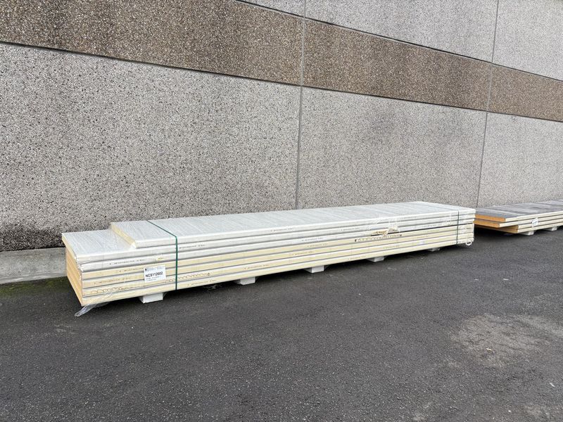 Sandwichpanelen 80 mm 6 x 6000 + 1 x 5500 mm  (NCS112602)