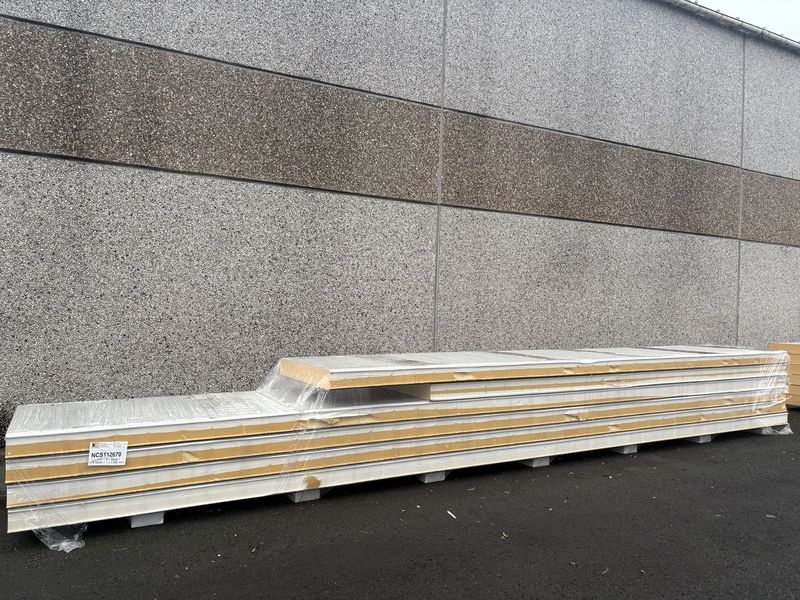 Panneaux isolants 150 mm 4 longueurs 8000 + 1 x 6000 + 1 x 5100 mm (NCS112670)