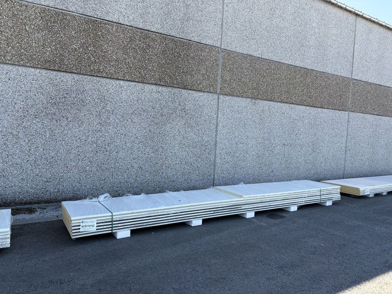 Sandwichpanelen 40 mm 7 x 6000 + 1 x 3000 mm (NCS112732)