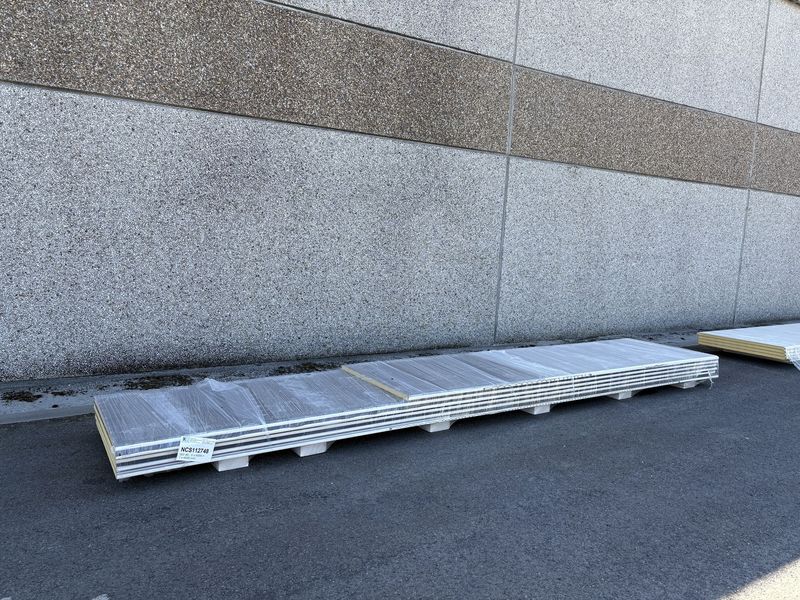 Sandwichpanelen 40 mm 5 x 6000 + 1 x 4000 mm (NCS112748)